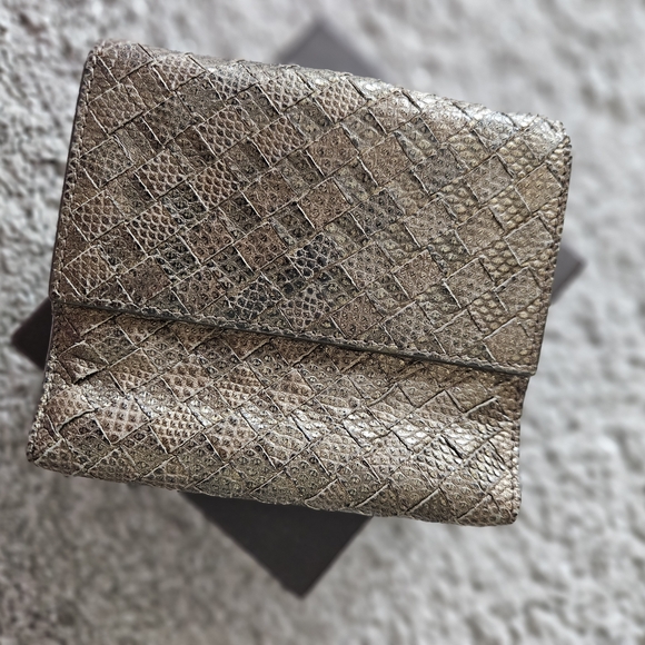 Bottega Veneta Gold Brown Wallet - Picture 4 of 7